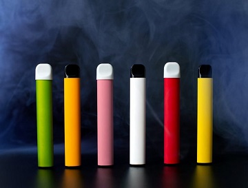 FDA는 담배 없는 E-주스를 규제합니까? 합성 니코틴 금지의 새로운 힘 제안
    